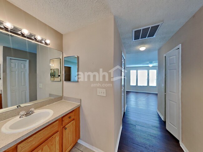 Building Photo - 4535 Tealwood Trl