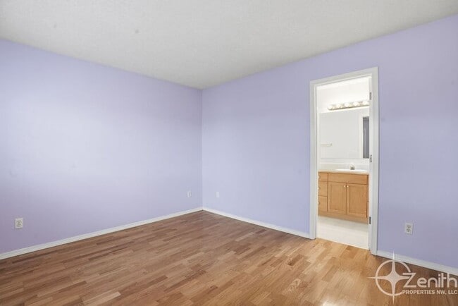 Building Photo - 5322 NE 69th Cir