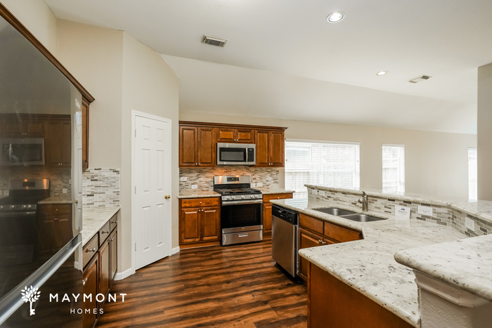 Building Photo - 207 Autumn Creek Ln