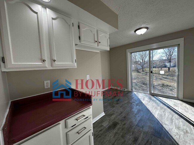 Building Photo - Three Bedroom House | Move In Ready