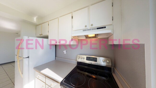 Building Photo - a 2 bdrm, 2 bath unit with 2 prkg at Fairway House for rent