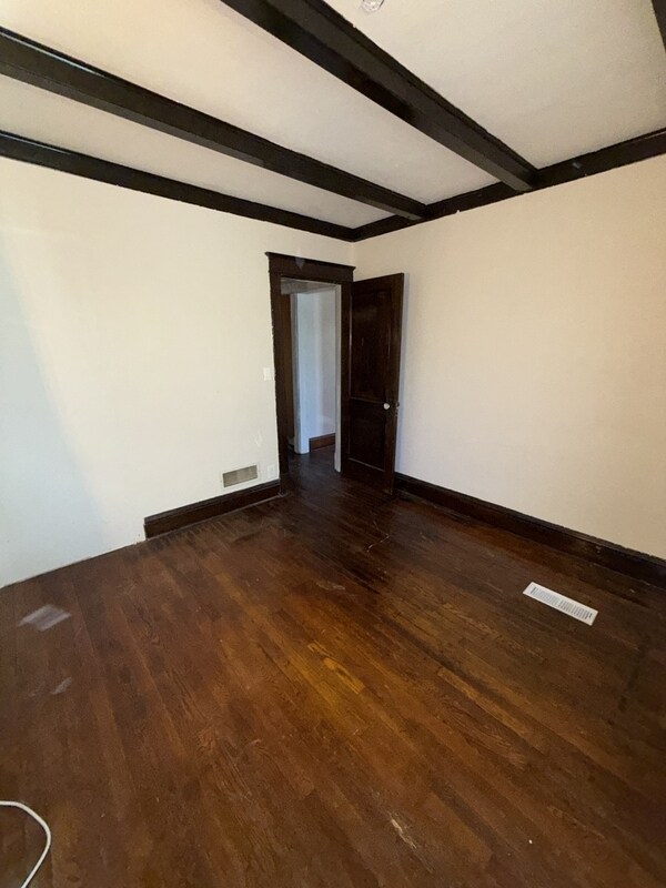 Building Photo - 307 White Ave