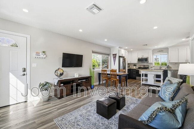 Building Photo - 1668 Bellford Ave