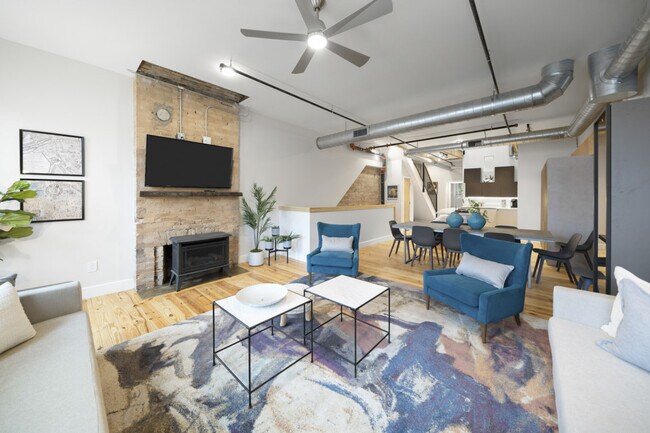 Building Photo - 122 W Elder St