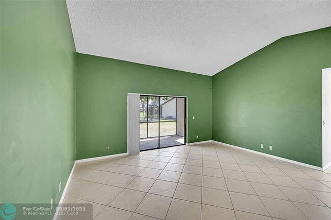 Building Photo - 45 Columbia Ct