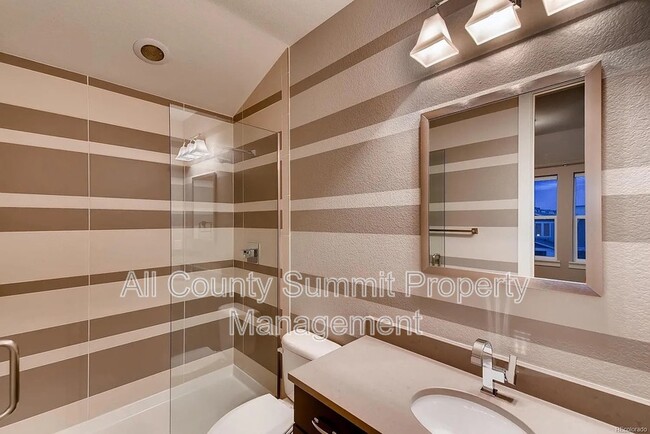 Building Photo - 1112 S Grant St