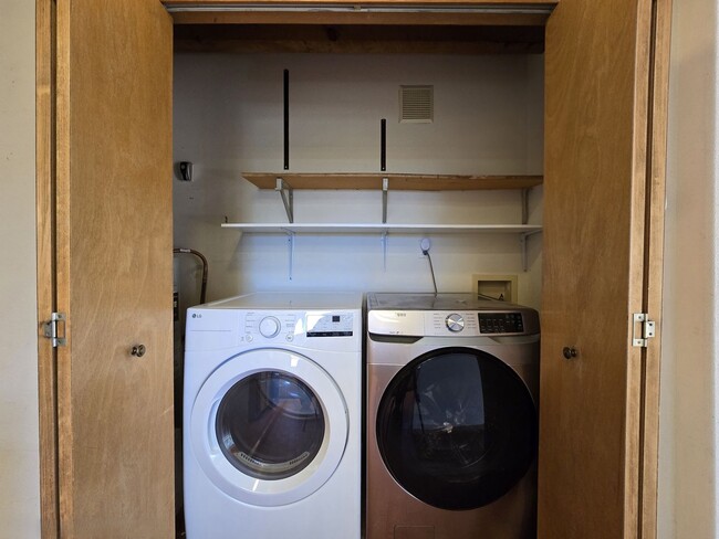 Building Photo - 22 Encantado Cir