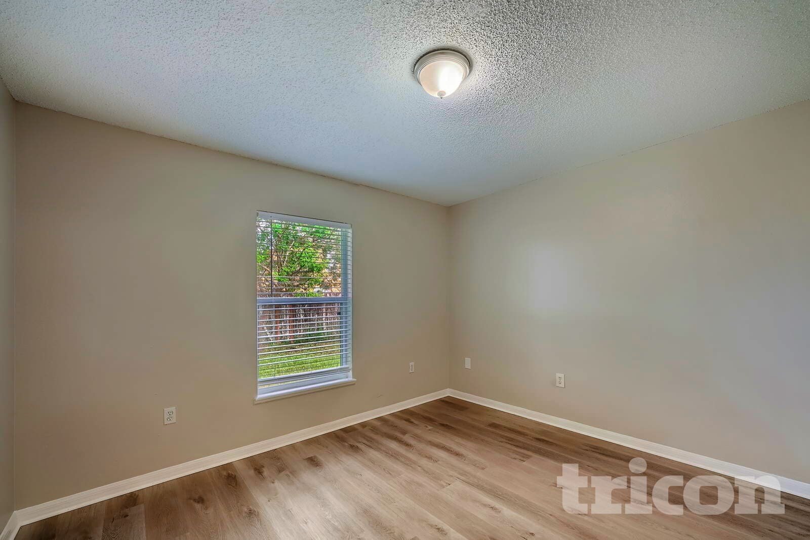 Building Photo - 104 Aurora Ln