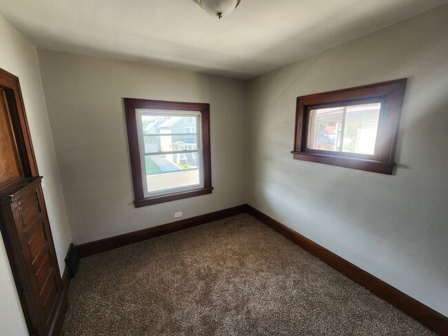 Building Photo - 2793 E 125th St