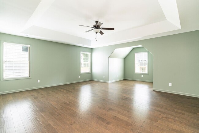 Building Photo - West Knoxville 37932 - 4 bedroom, 2.5 Bath home - Contact Sharon Arnwine (865) 313-7215