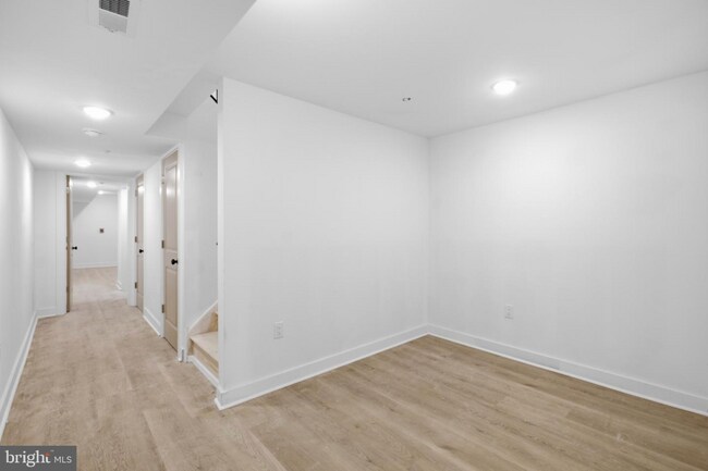 Building Photo - 669 N 39th St