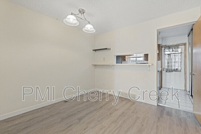 Building Photo - 2228 S Jasper Way