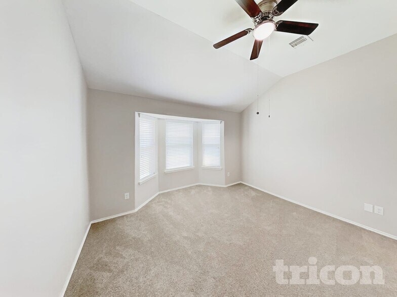 Building Photo - 15018 Mause Creek Dr