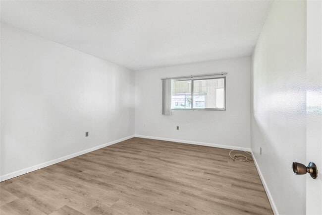 Building Photo - 1298 Mission Hills Blvd