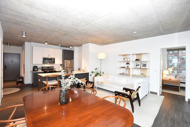 Building Photo - 60 E Randolph St