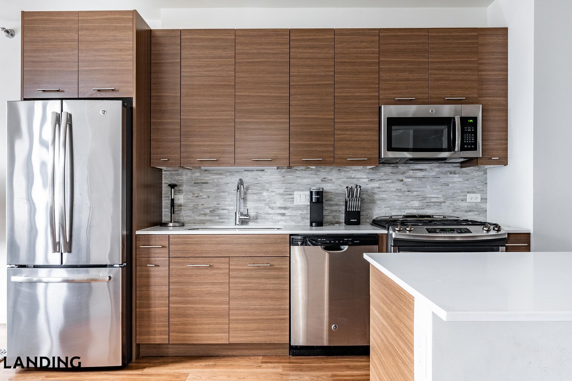 Building Photo - 347 W Chestnut St