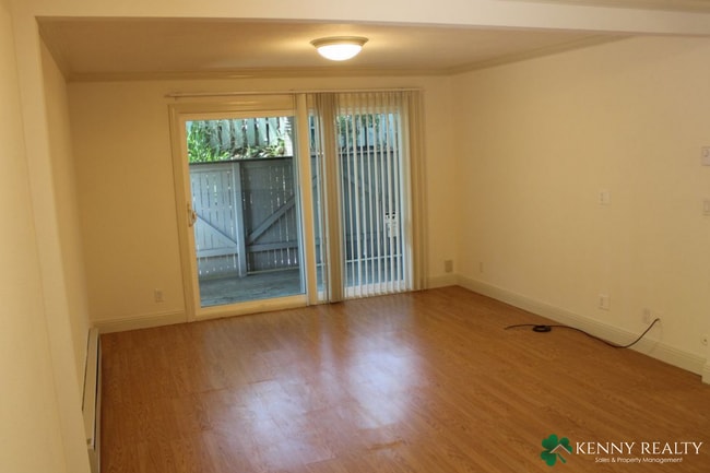 Building Photo - Rare Corner One Bedroom Fully Remodeled w/ In-Unit Laundry