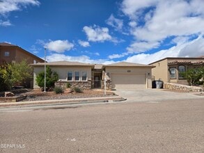 Building Photo - 6625 Cabana Del Sol Dr