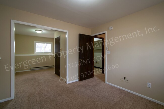 Building Photo - Short Term Lease! Spacious Home in Mid-Tow...