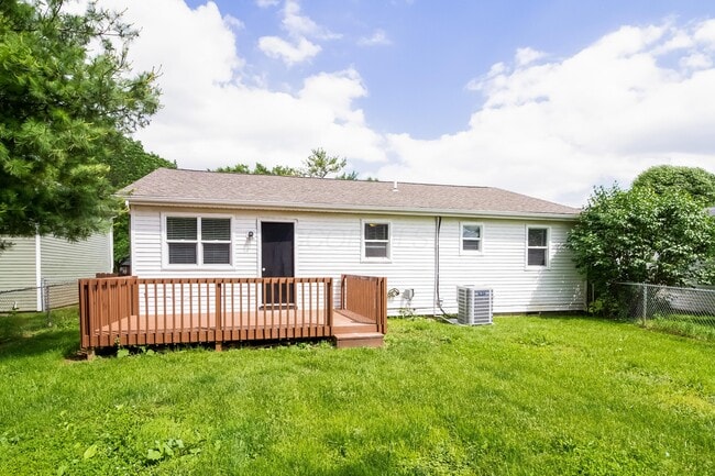 Building Photo - 2495 Willow View Ct