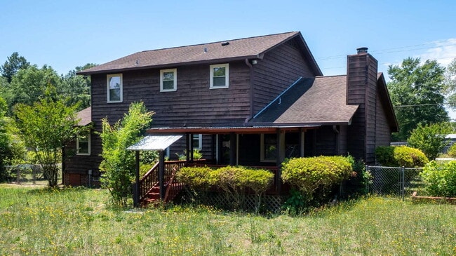 Building Photo - Now available! Renovated!