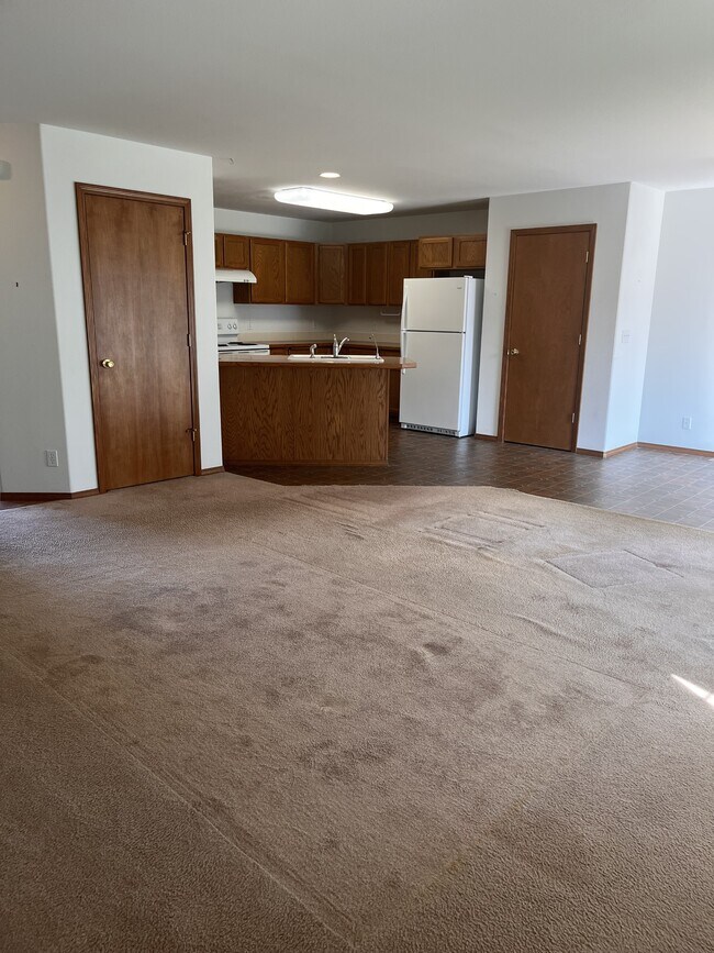 Building Photo - 8182 N Brookside Dr