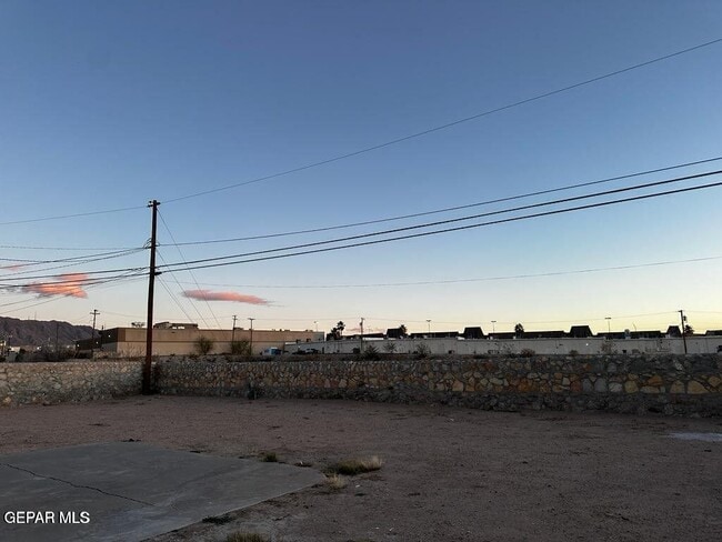 Building Photo - 7121 Alto Rey Ave