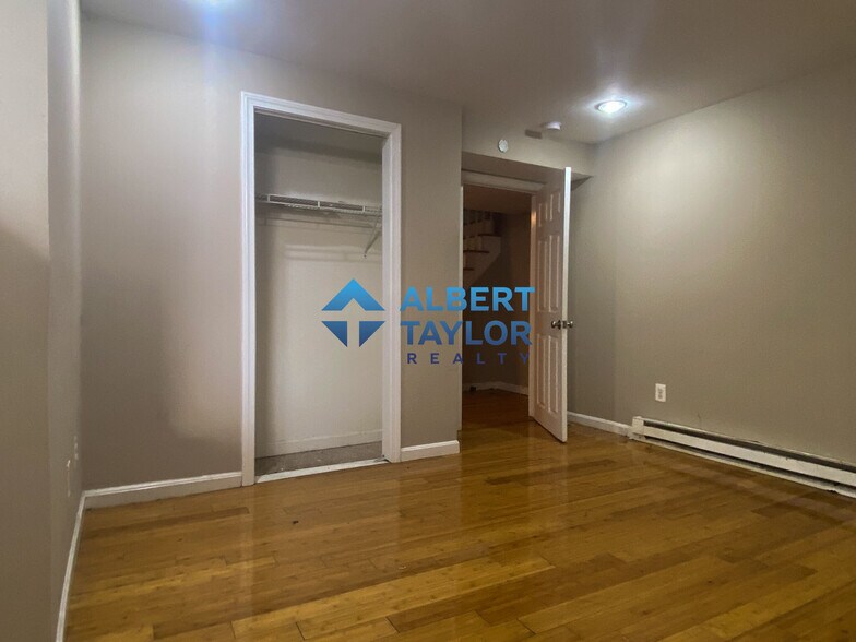 Building Photo - 1 Parker Hill Ter