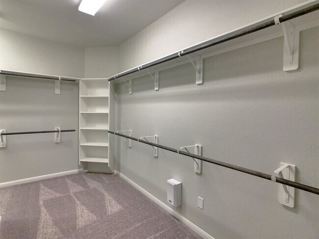 Building Photo - 24219 Via Vitani Dr