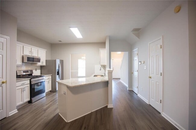 Building Photo - 649 Kenridge Dr