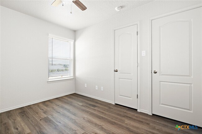 Building Photo - 103 Lost Trl