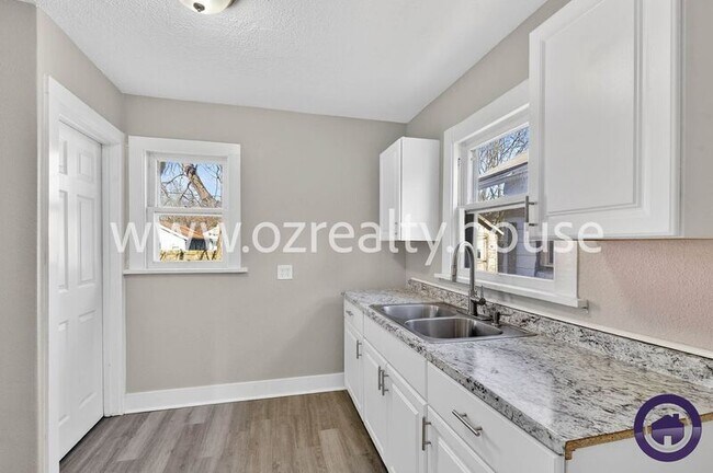 Building Photo - 1840 Marne Ave