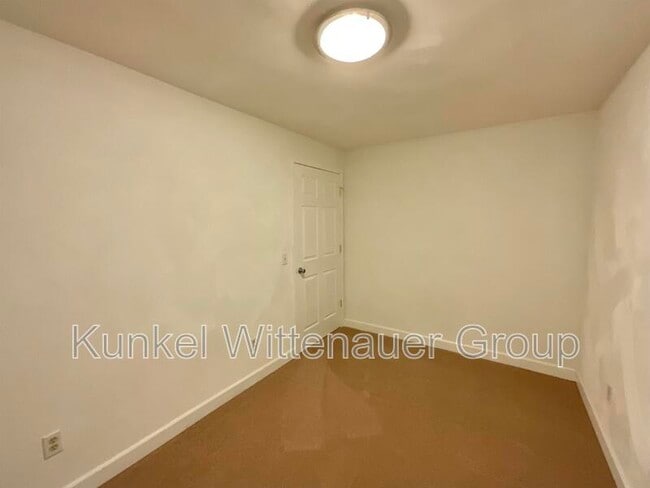 Building Photo - 3014 Roan Hill Dr