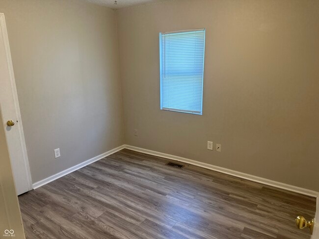 Building Photo - 830 N California St