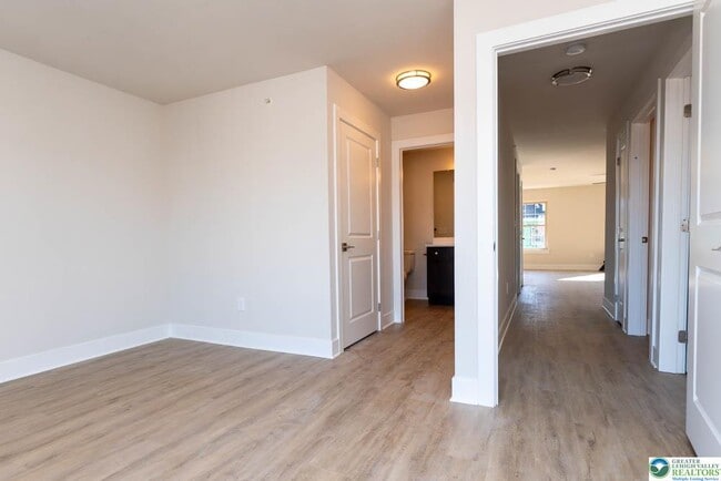 Building Photo - 1513 Maple St
