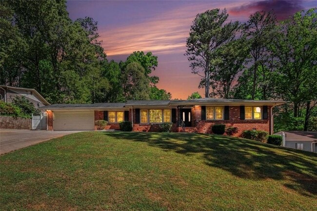 Building Photo - 3582 Cloudland Dr