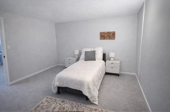 Building Photo - 2537 Navarra Dr