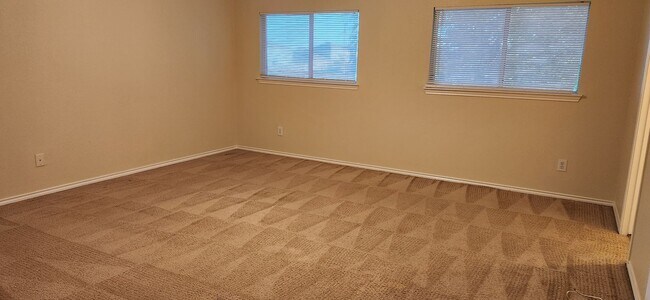 Building Photo - Heritage Park Community-3Bedroom, 2.5 Bathroom-