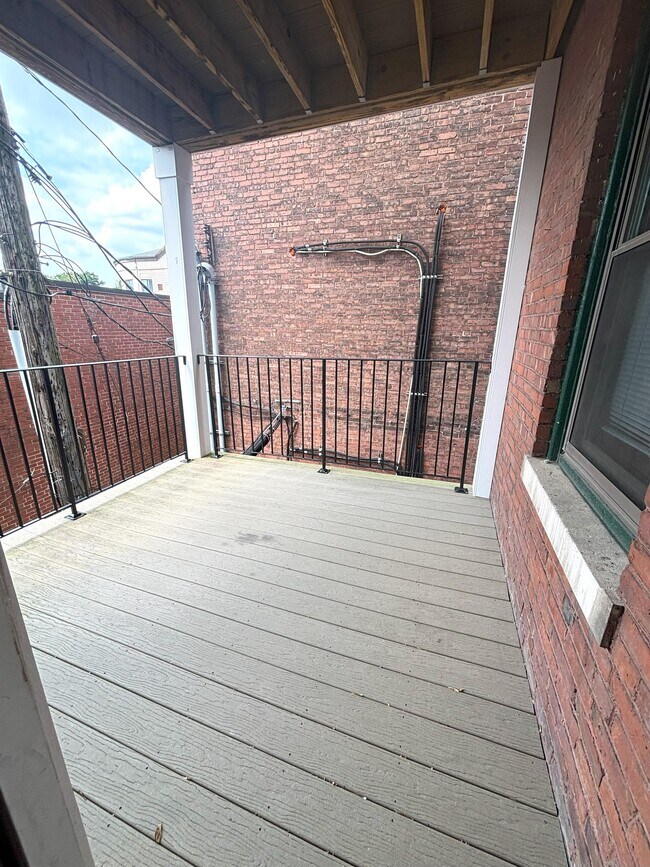 Building Photo - 5 Brown Terrace