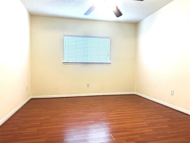 Building Photo - 3623 Pine Valley Dr