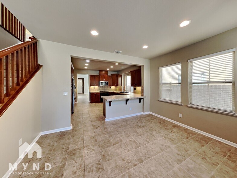 Building Photo - 3532 Silverwood Rd