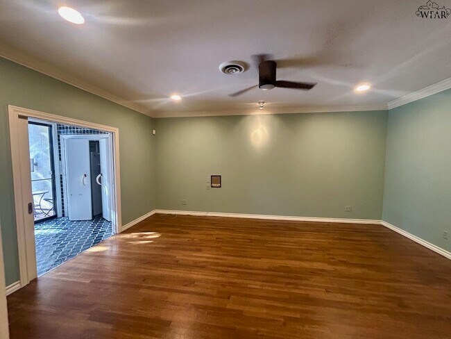 Building Photo - 7 Newcomb Terrace