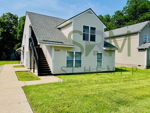 Building Photo - First floor 1 bedroom apartment in the Portland neighborhood! Section 8 accepted