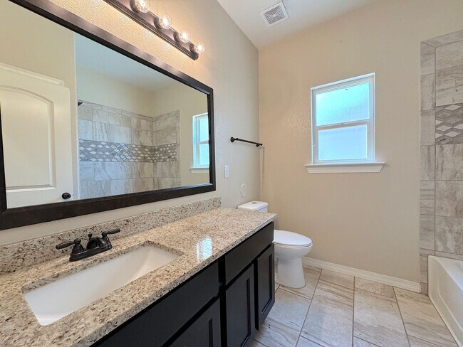 Building Photo - Northeast El Paso 4 Bed Refrig A/C!