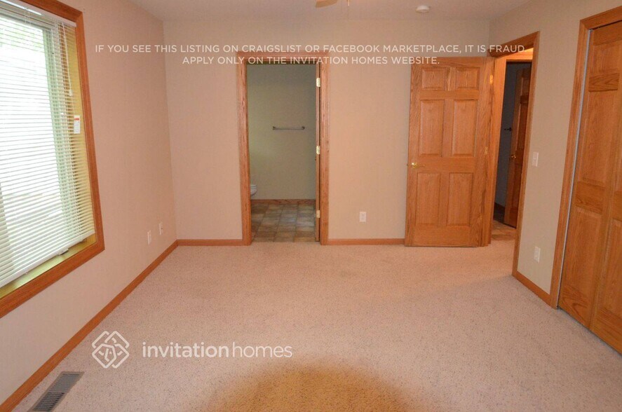 Building Photo - 4536 Taylor St NE