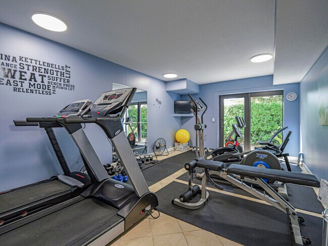 Building Photo - 4141 Ocean Dr