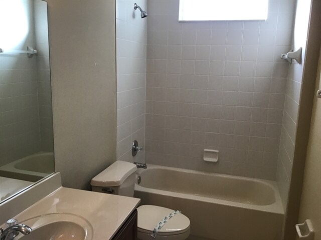 Building Photo - 10016 Caroline Park Dr