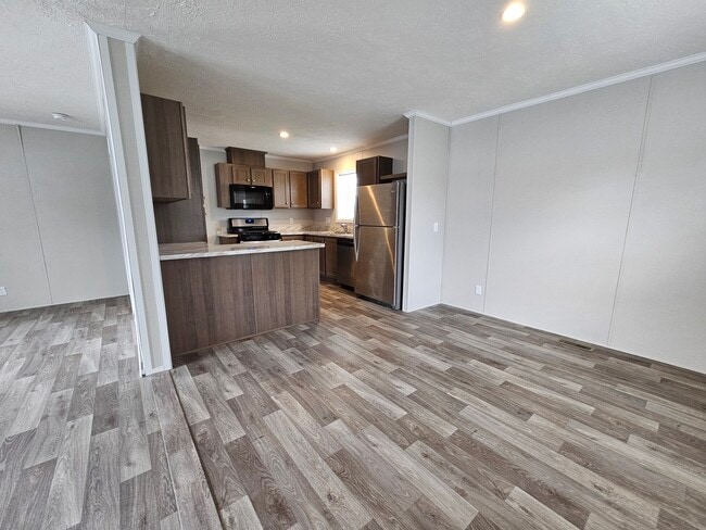 Building Photo - 9765 Marina Cir