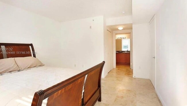 Building Photo - 1555 N Treasure Dr