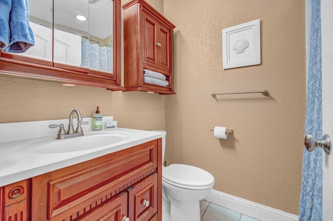 Building Photo - 4828 Wharton Dr
